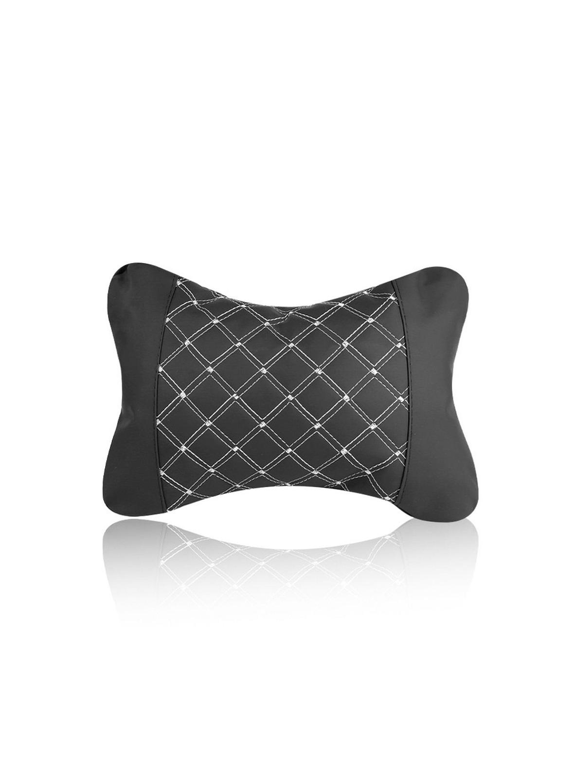 Poduszka na zagłówek do samochodu z przeszyciem czarno biała