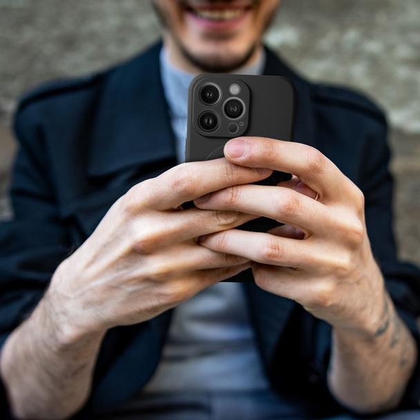 Futerał do iPhone 11 Silicone Mag Cover zgodny z MagSafe czarny